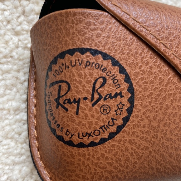 Like New! Ray-Ban Aviator Sunglasses - Picture 9 of 11